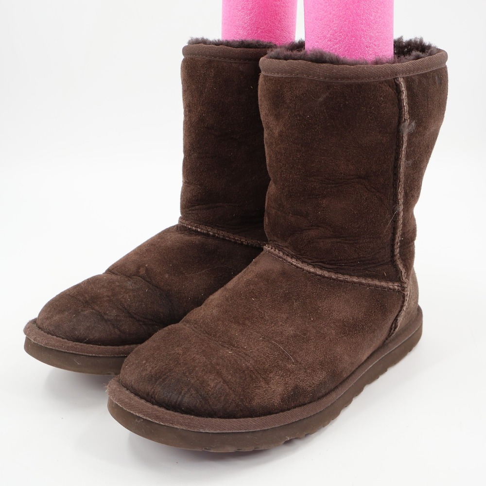 UGG Classic Short Boots‎ Womens 7 Chocolate Brown Suede Sheepskin 5825